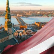 Aprire una società in Lettonia: tipi di società, vantaggi, svantaggi e tassazione
